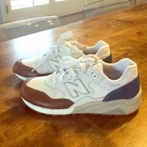 Women’s/men’s  New Balance 580 vintage sneaker 8.5